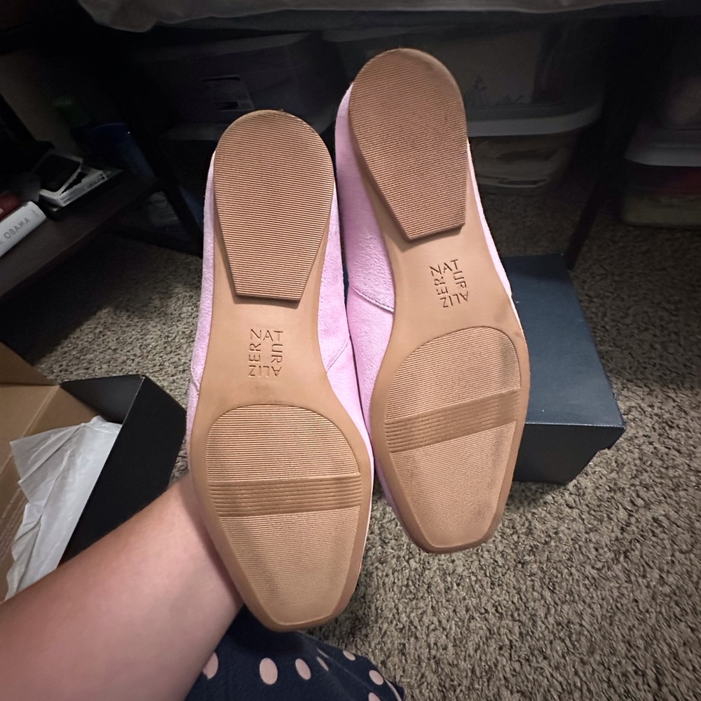 NATURALIZER Cody flats size 7 wide 
Lilac orchid color 
Wide fit! Worn once - Picture 5 of 7